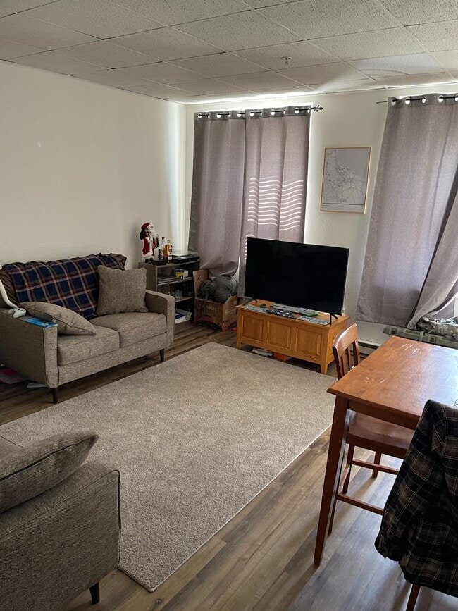 Photo - 141 W High St Unit 141 West High Street -141-3