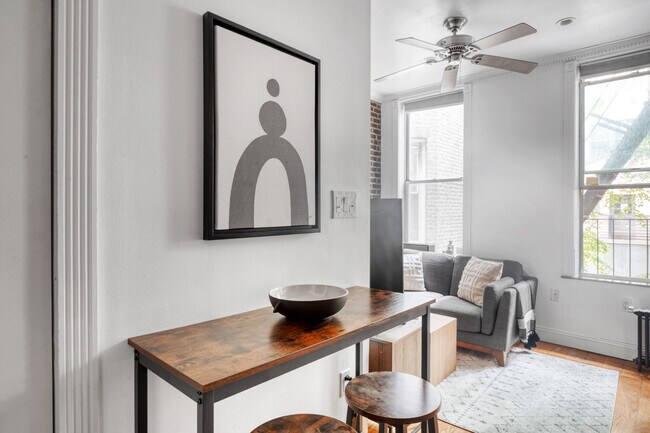 Photo - 221 Mott St Unidad FL3-ID2053