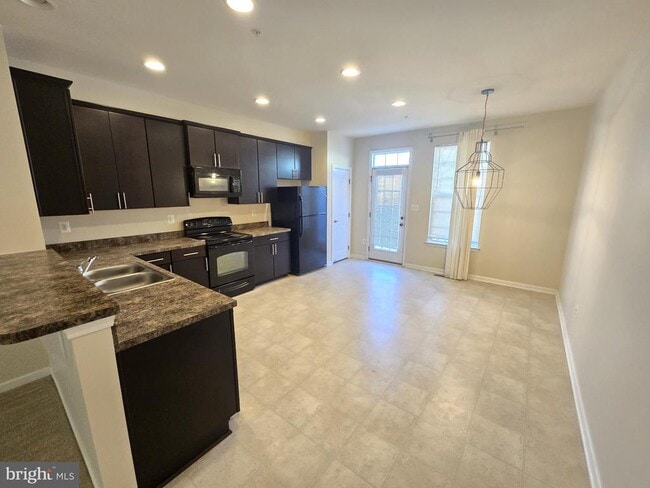 Photo - 705 S Macon St.