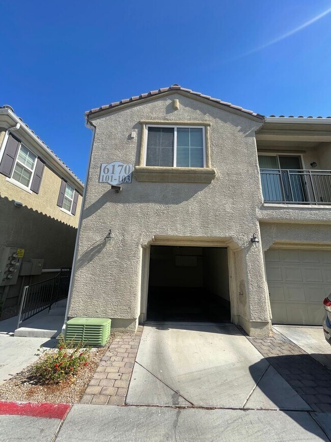 Photo - Delightful 2 Bedroom 2 Bathroom Townhouse!