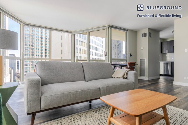 1 E Delaware Pl Unit SI FL8-ID1358