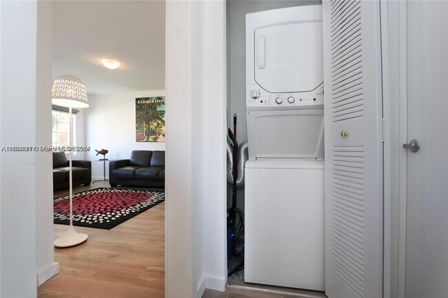 Photo - 1450 Meridian Ave Unit 206