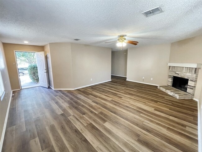 Photo - 5405 Shiver Rd