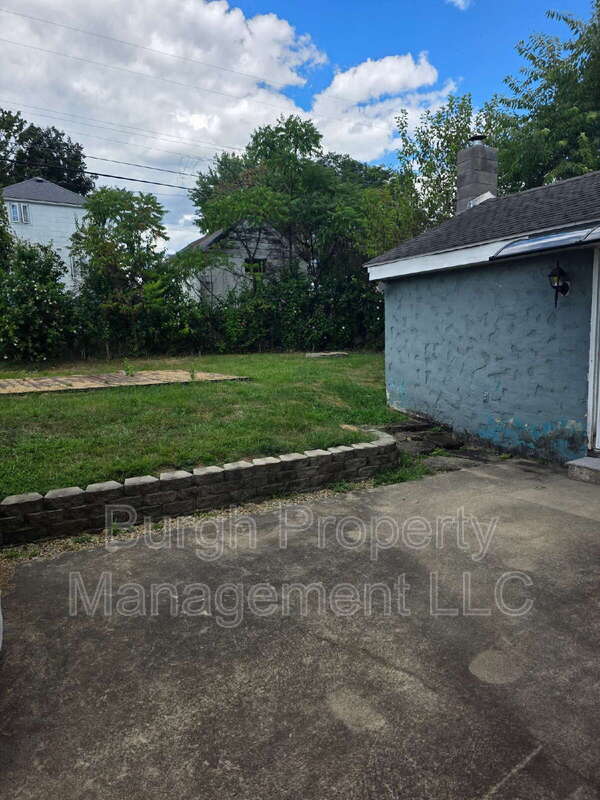 Photo - 549 Thompson Ave