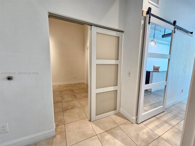 3029 NE 188th St Unit 323