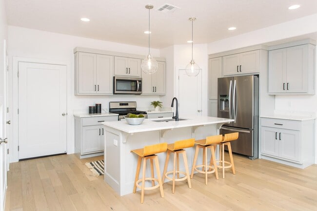 Photo - 819 S Black Alder Dr