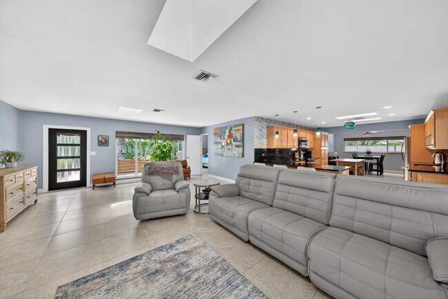 Photo - 1571 SE 24th Ave