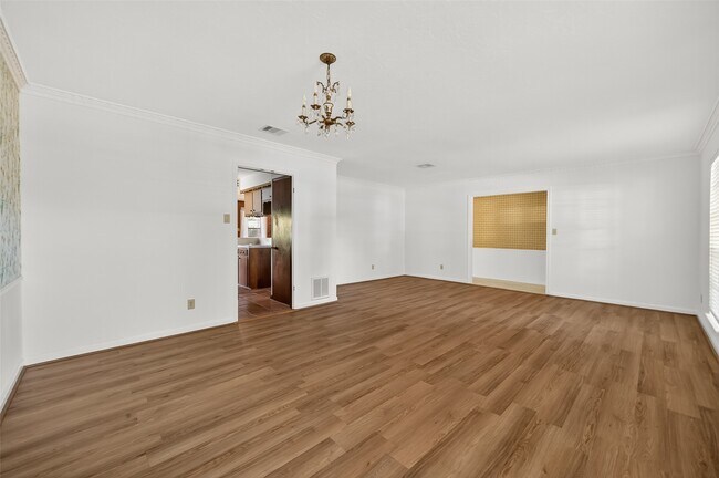 Photo - 9218 Rowan Ln