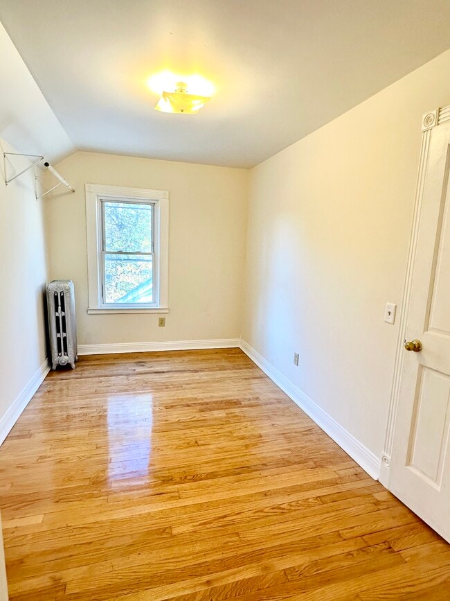 Photo - 1328 Williamson St