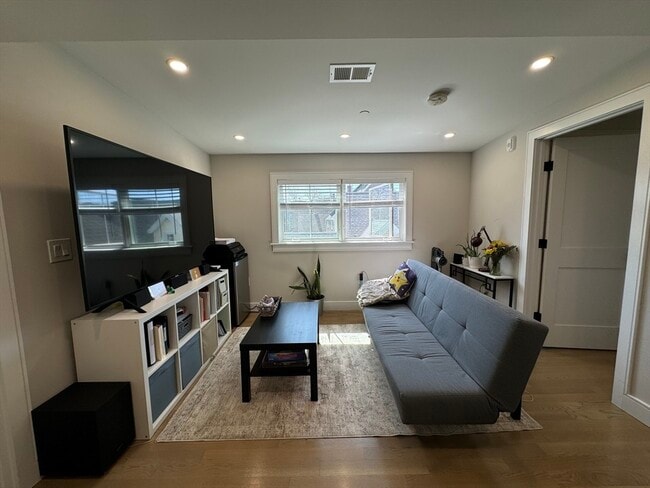 Photo - 12 Reedsdale St Unidad 4