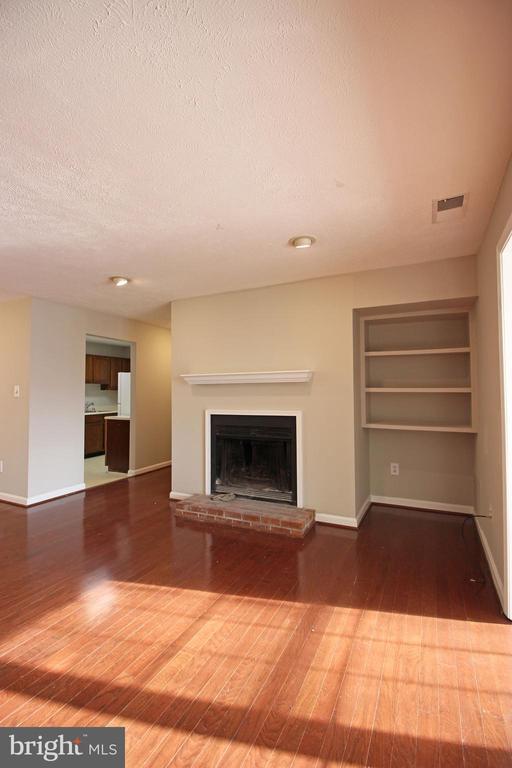 Photo - 10182 Oakton Terrace Rd Apartamento