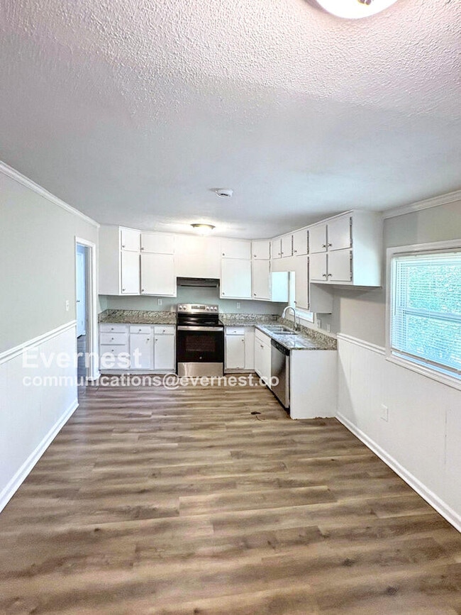 Photo - 8277 Redwood Dr