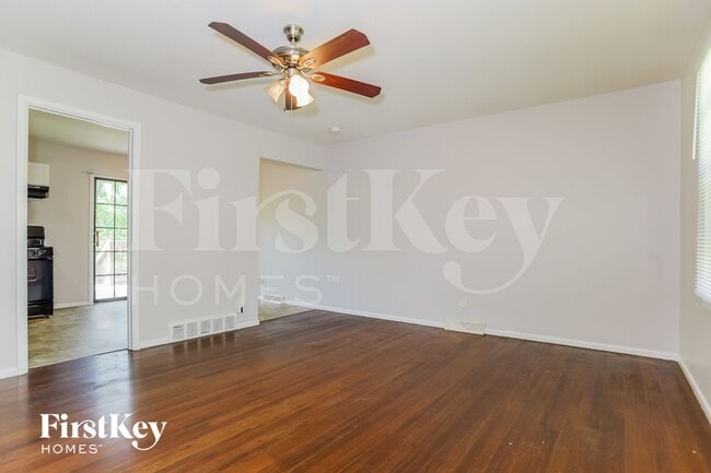 Photo - 8305 E 110th St