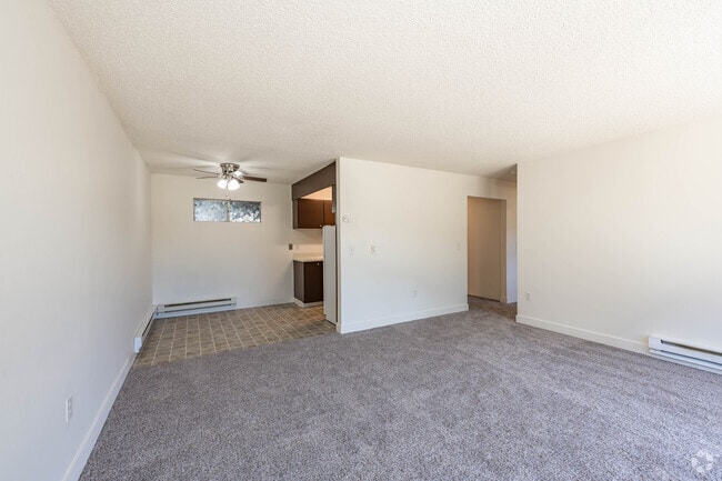 1BR, 1BA - 690SF