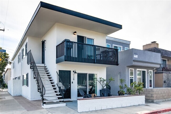 Top floor with two balcony and gas bbq - 128 34th St Unidad 128 34th Street Upstairs