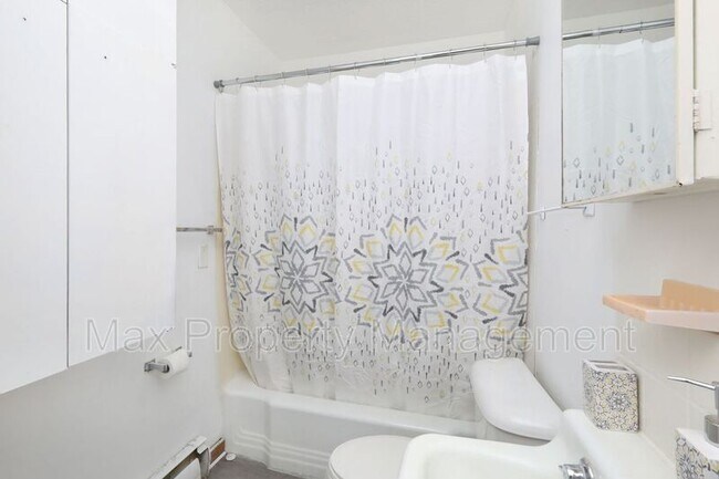 Photo - 3317 E 15th St Unidad 36