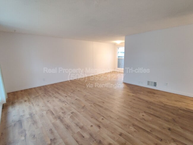 Photo - 1405 Wright Ave