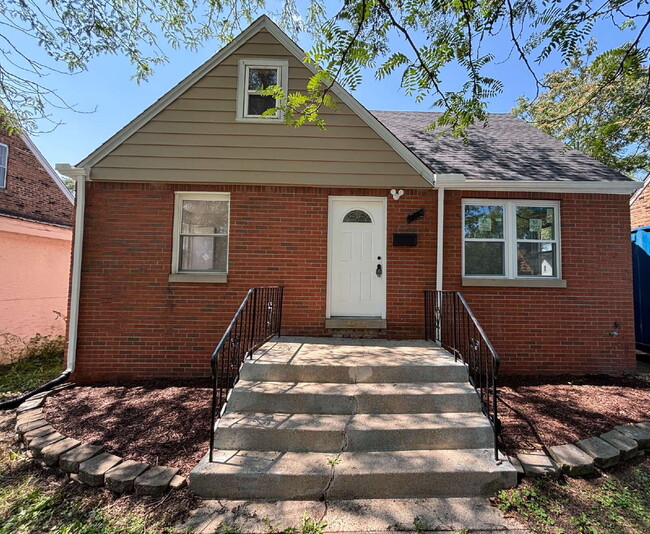 Building Photo - Newly Rehabbed 4-bed home in Gary!