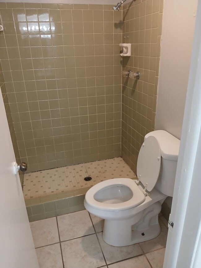 Photo - Updated 2 Bed / 2 Bath Home for Rent – Nea...