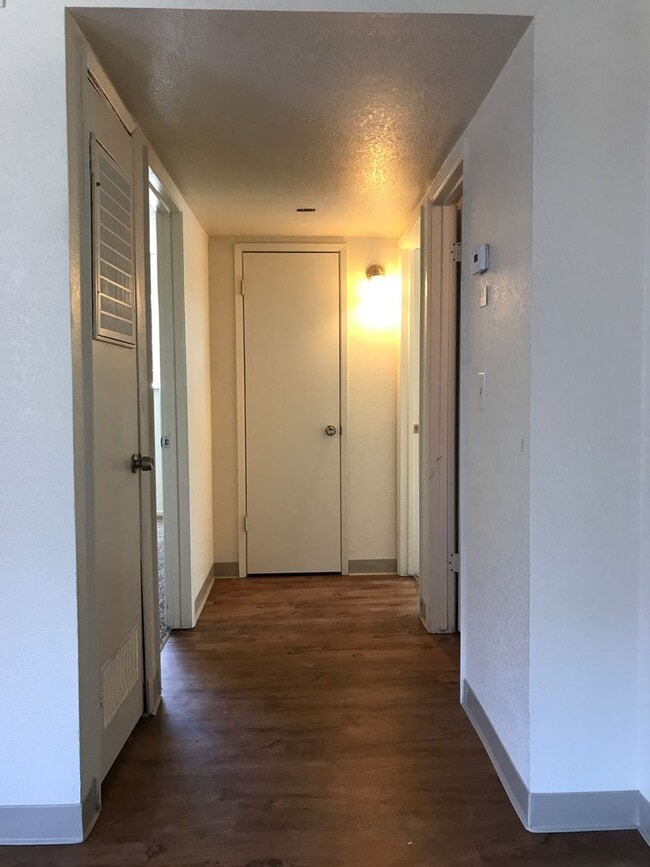 Photo - Great unit Available Unit 1431-3