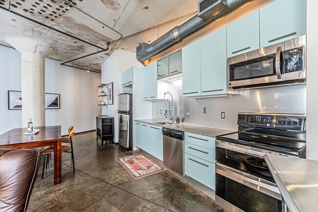 Photo - Modern Studio Loft in Downtown Dallas – Wa...