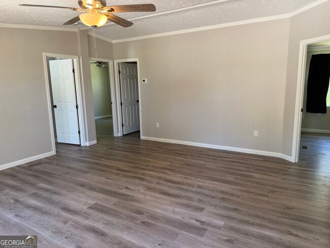 Photo - 1160 Happy Hollow Rd