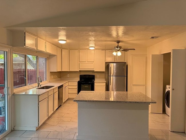 Photo - 3410 Meadow Oaks Dr