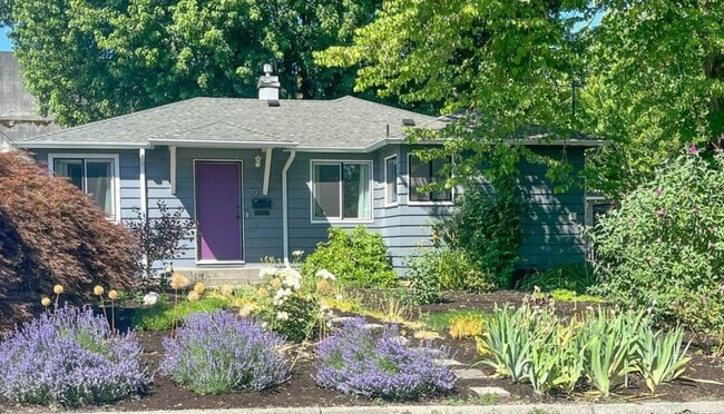 Building Photo - 30 SW 131st Ave