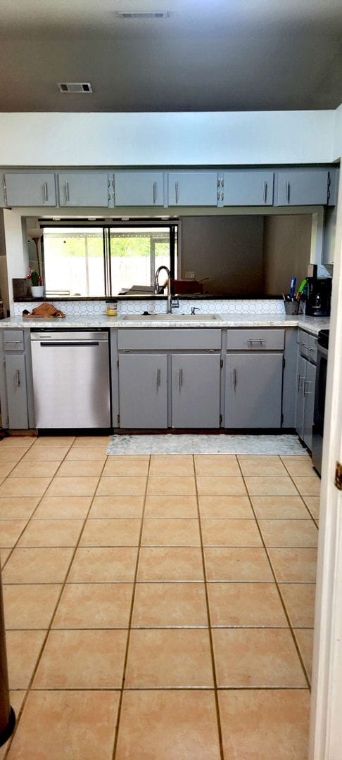 Photo - 3/2 with fenced in yard!