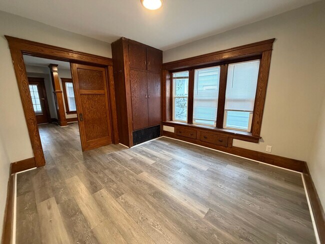 53 Metlin Ave Unit 1