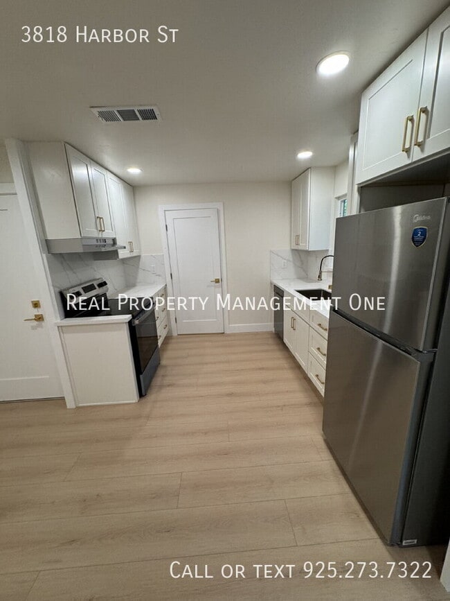 Photo - 3818 Harbor St