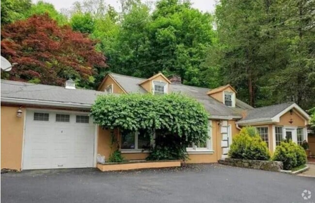 Building Photo - 445 W Hartsdale Ave Rental