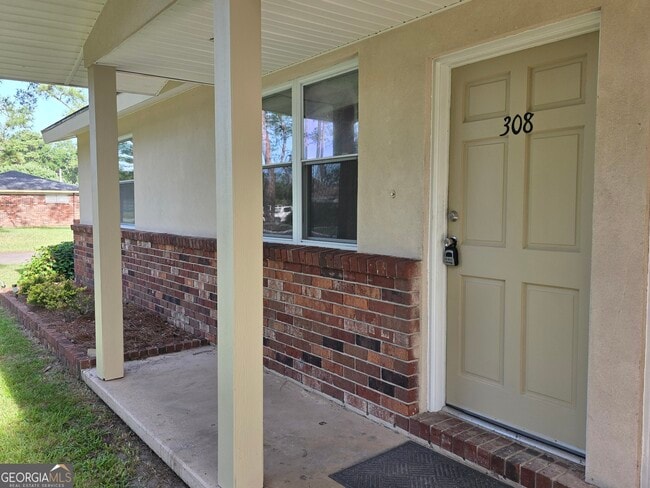 Photo - 308 W 6th St