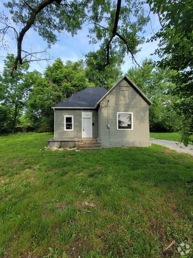 Building Photo - 2347 N Lyon Ave Rental