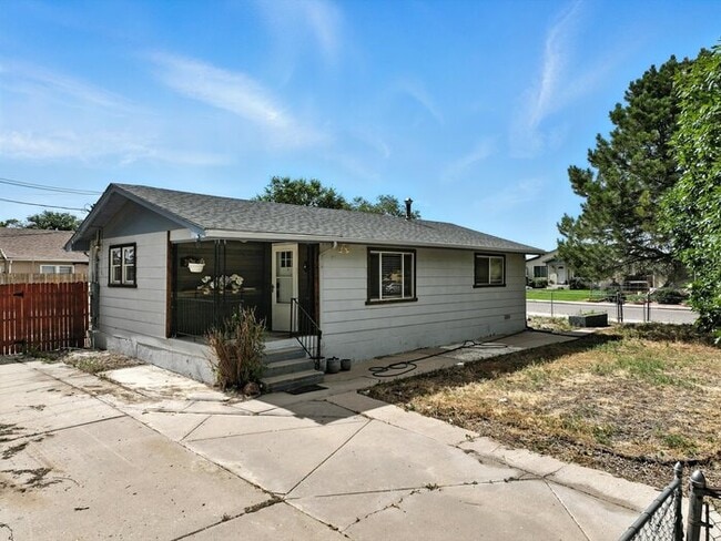 Building Photo - 2402 W 17th St Rental