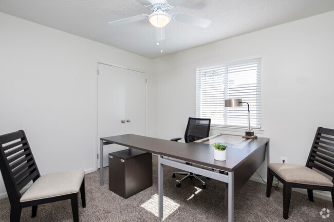 2BR, 1.5BA 845 SF