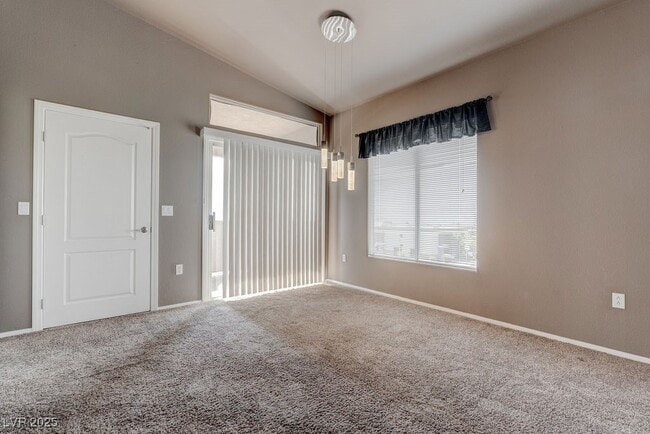 Building Photo - 2305 W Horizon Ridge Pkwy Unit 223 Rental