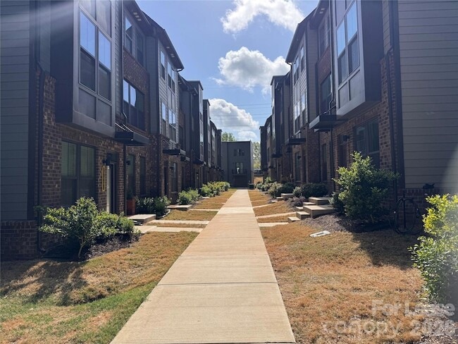 Photo - 3047 Terroir Ln