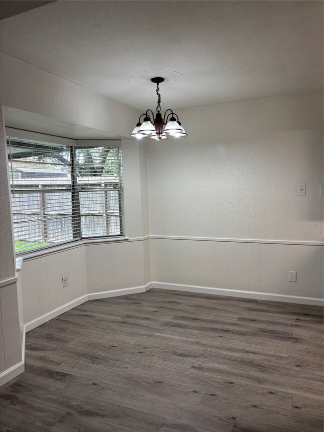 Building Photo - 5008 Rockland Dr