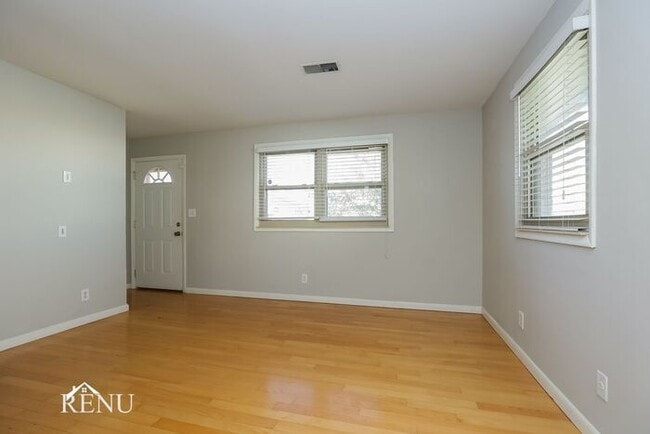 Photo - 116 Marshall Ct