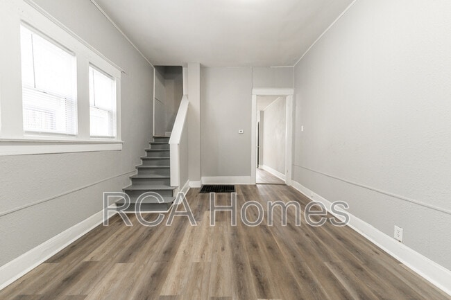 Photo - 2427 N Kenwood Ave