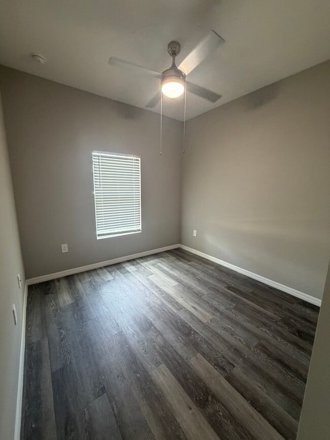 Photo - 5416 Bristo St