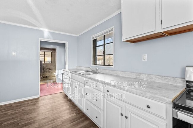 Photo - 3829 Ellis Ave SW