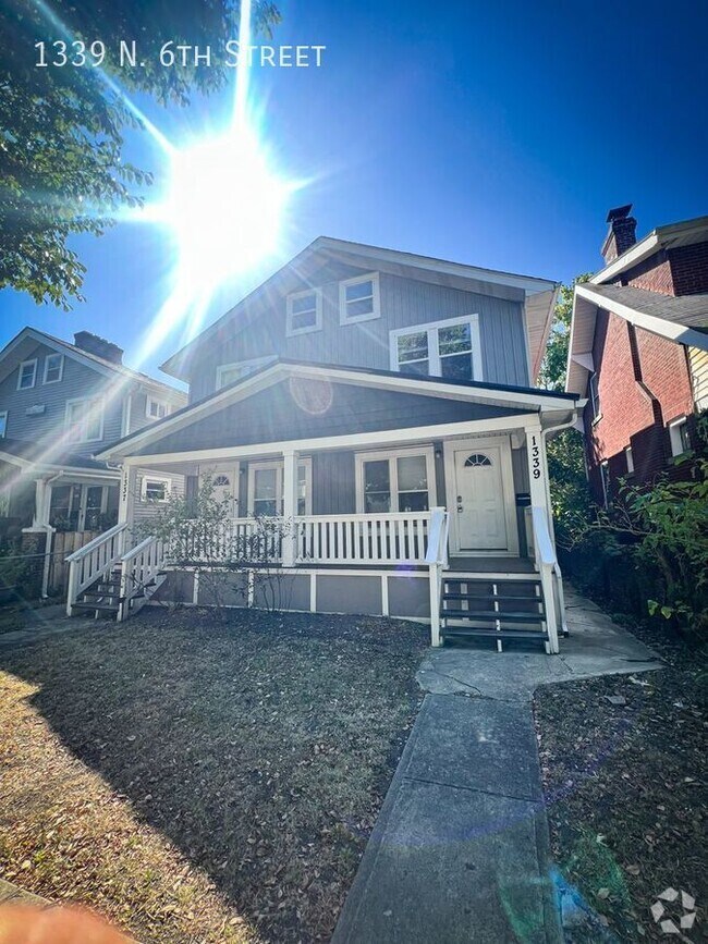 Building Photo - Beautiful 3-Bed Duplex in Weinland Park! Rental