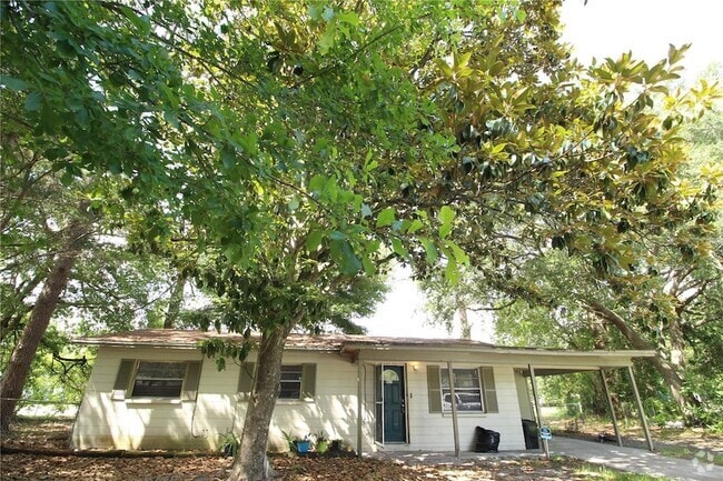 Building Photo - 3827 NE 13th Dr Rental
