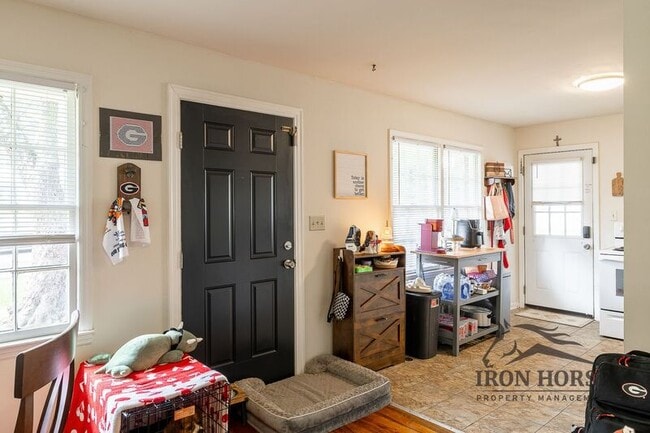 Photo - 2021 S Lumpkin St