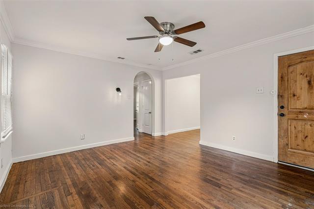 Photo - 1006 Briarwood Dr