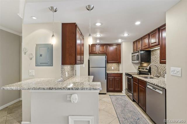 Building Photo - 1020 15th St Unit 38C Rental