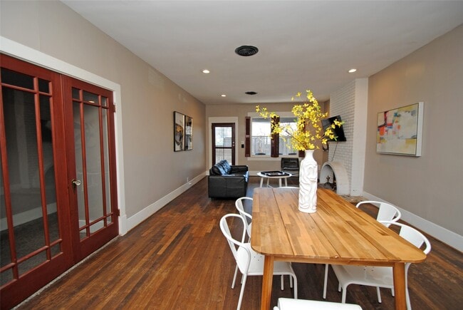 Photo - 1110 Missouri St