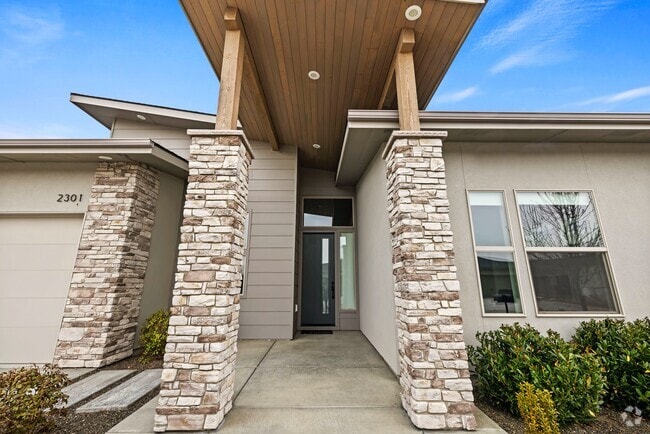 Building Photo - 2301 S Rolling Hills Ave Rental